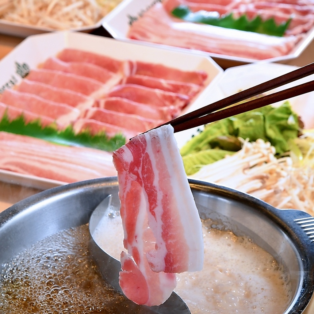 バーベキューだけではなく、しゃぶしゃぶも楽しめるのが良いところ！6種類の出汁から選べるコース有