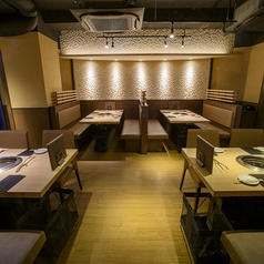 にくなべ屋 神戸びいどろ 新宿店の雰囲気1