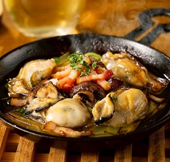 牡蠣とベーコンのアヒージョ