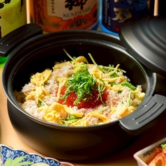 土鍋入り ずわい蟹といくらのバラちらし