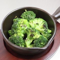 三陸産 牡蠣とブロッコリーのクリームソース