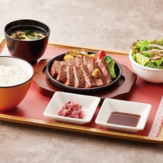 お得で満足度の高い平日限定ランチ＆王道洋食メニュー