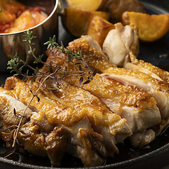 大山鶏モモ肉のガーリックステーキ