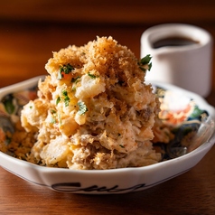 地鶏そぼろの香ばしポテサラ