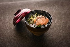 赤だし〈なめ茸・三つ葉・山椒〉