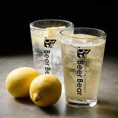 爽快感溢れる「Beer Bear」のハイボールとレモンサワー
