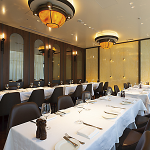 xW~eXEW I䒬 BENJAMIN TERRACE LOUNGE