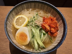 鰹の出汁香る冷麺