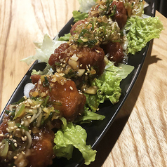 油淋鶏(ユーリンチー)/鶏のからあげ タルタルソースがけ/鶏のからあげにスイートチリソース