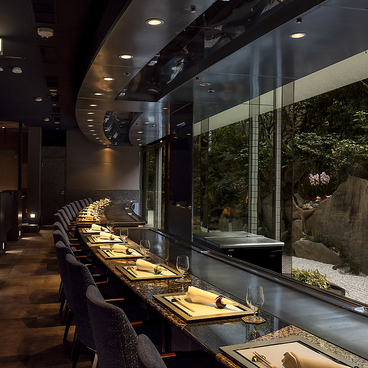 鉄板焼 ふじた 新宿西口の雰囲気1