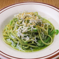 しらすと旬野菜のジェノベーゼ