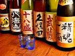 焼酎や日本酒など、豊富な種類のお酒をご用意♪新鮮なお刺し身とのマリアージュをお楽しみください！