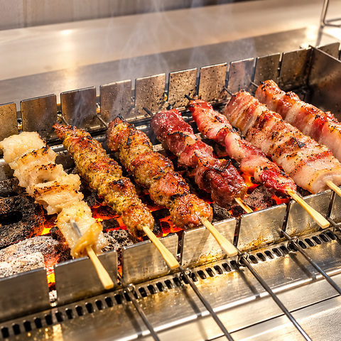 一本一本丁寧に焼き上げる延辺串焼きと炭火焼きが自慢の居酒屋◎