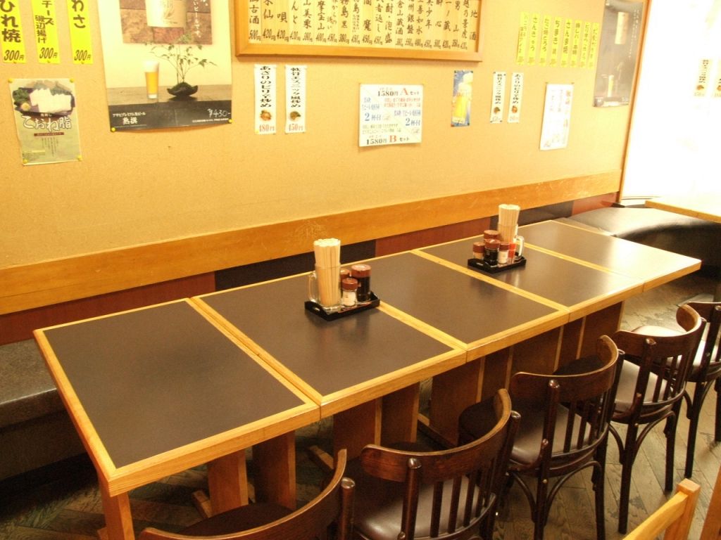 座席レイアウトの【4】　最大17名様の宴会可能。会社帰りに沢山食べて行ってください。