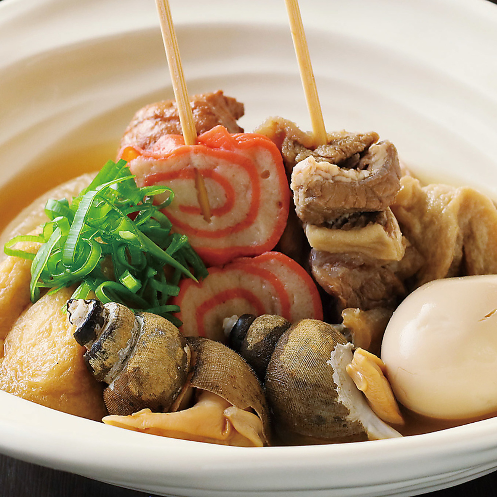 石川名物の金沢おでん♪赤巻き、梅貝、車麩など豊富な具材♪