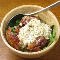 素材にこだわった創作料理をご賞味くださいませ。