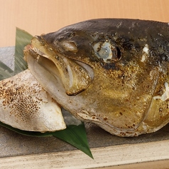 カンパチのかぶと焼き/トロホッケ/うま辛麻婆豆腐　各