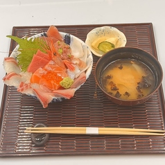金沢港海鮮丼（味噌汁付き）