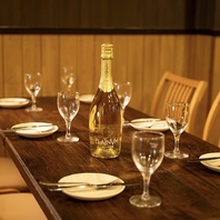 おしゃれな店内がお客様の素敵な夜をお手伝い♪