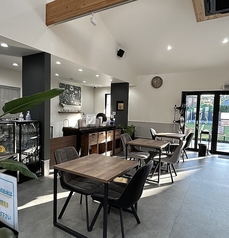 お一人様OK♪ &nbsp;ワンちゃんとリラックスしてお過ごし頂けるようなお席をご用意しております。