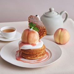 まるごと“岡山白桃”とミルキークリームのパンケーキ
