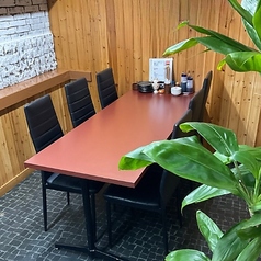 ６人掛けのテーブル