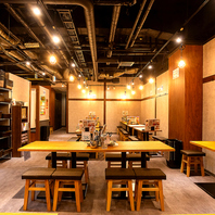 木を基調とした落ち着きのある店内