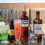 飲放付コースご用意！自慢のピザも楽しめます！店内は持込も可能ですのでお気軽にご利用ください♪