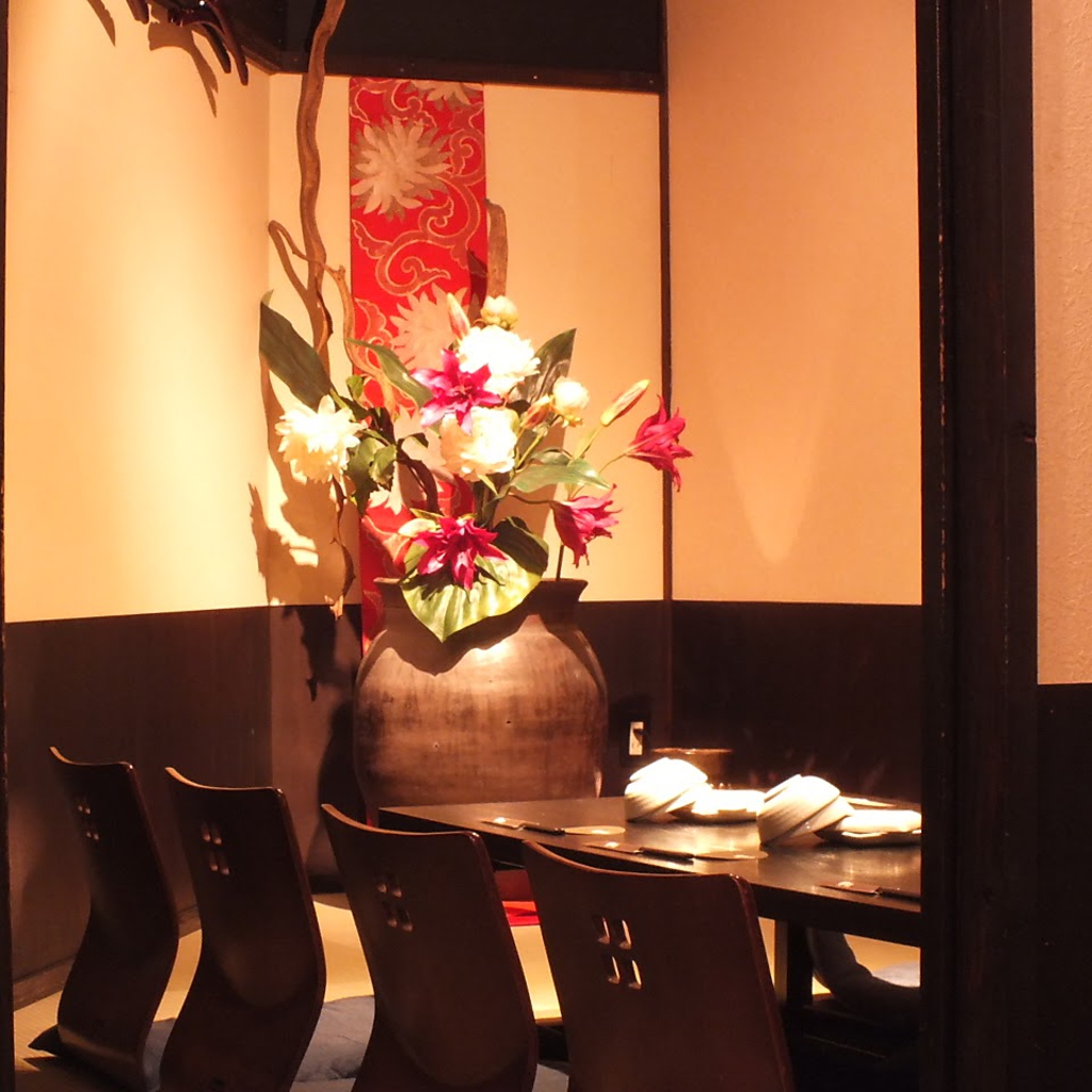 デートや女子会、接待にも使える少人数個室♪ゆっくり楽しく時間を過ごしてください！