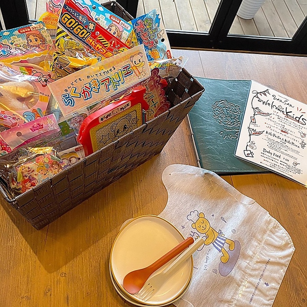 お子様連れのママ会も大歓迎♪お食事エプロン/お子さま用スプーン/フォーク、おもちゃのプレゼントも