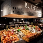 焼肉、お寿司、中華、デザートなどジャンルにとらわれない 全150種超の料理を心ゆくまでご堪能下さい