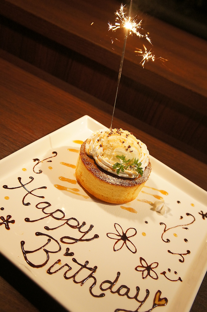 お祝いにはご予算に応じてバースデープレートをご用意いたします♪