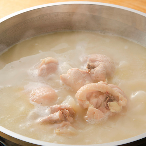 体にやさしい博多・水炊き女性には嬉しい「コラーゲン」たっぷりスープです。