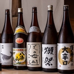 全国から取り寄せた選りすぐりの地酒