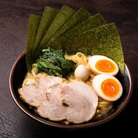 人気のMAX豚骨ラーメン