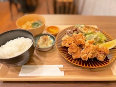 鶏もも唐揚げ定食