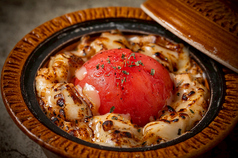 余市豚と丸ごとトマトの焦しチーズ土鍋