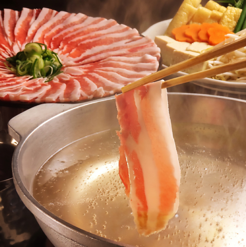 安政町で味わうしゃぶしゃぶ＆すき焼き。落ち着いた雰囲気の中で厳選されたお肉を