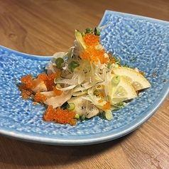 つぶ貝ととびこの薬味和え