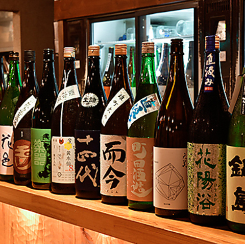 落ちつける空間にて、種類数豊富な日本酒・刺身・創作料理をご堪能ください！