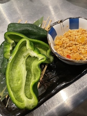 パリパリピーマン ピリ辛そぼろ添え