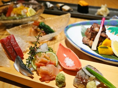 職人の手によって最大限に魅力を引き出された握りを堪能して…