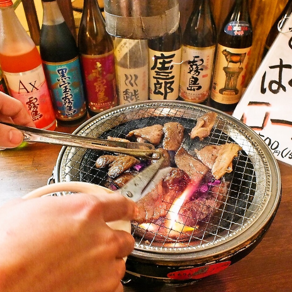 七輪で焼く肉の香ばしさが最高♪ホルモンだけじゃない焼肉が絶品！お好きなホルモンを見つけて！★