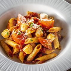 フレッシュトマトとモッツアレラチーズのペンネ