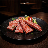 厳選仕入れ！とろけるような極上の霜降り肉を堪能