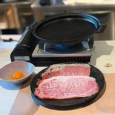特注鉄鍋で焼き上げる極上の黒毛和牛すき焼き◎