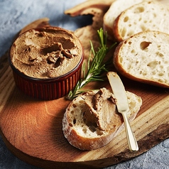 なめらか仕立てレバームース バゲット添え