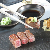 目の前の鉄板で調理するから臨場感も抜群