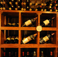 100種以上の世界のワインを常備したワインセラー 。