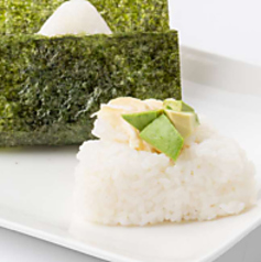 カマンベールチーズとアボカドおむすび[約90g]